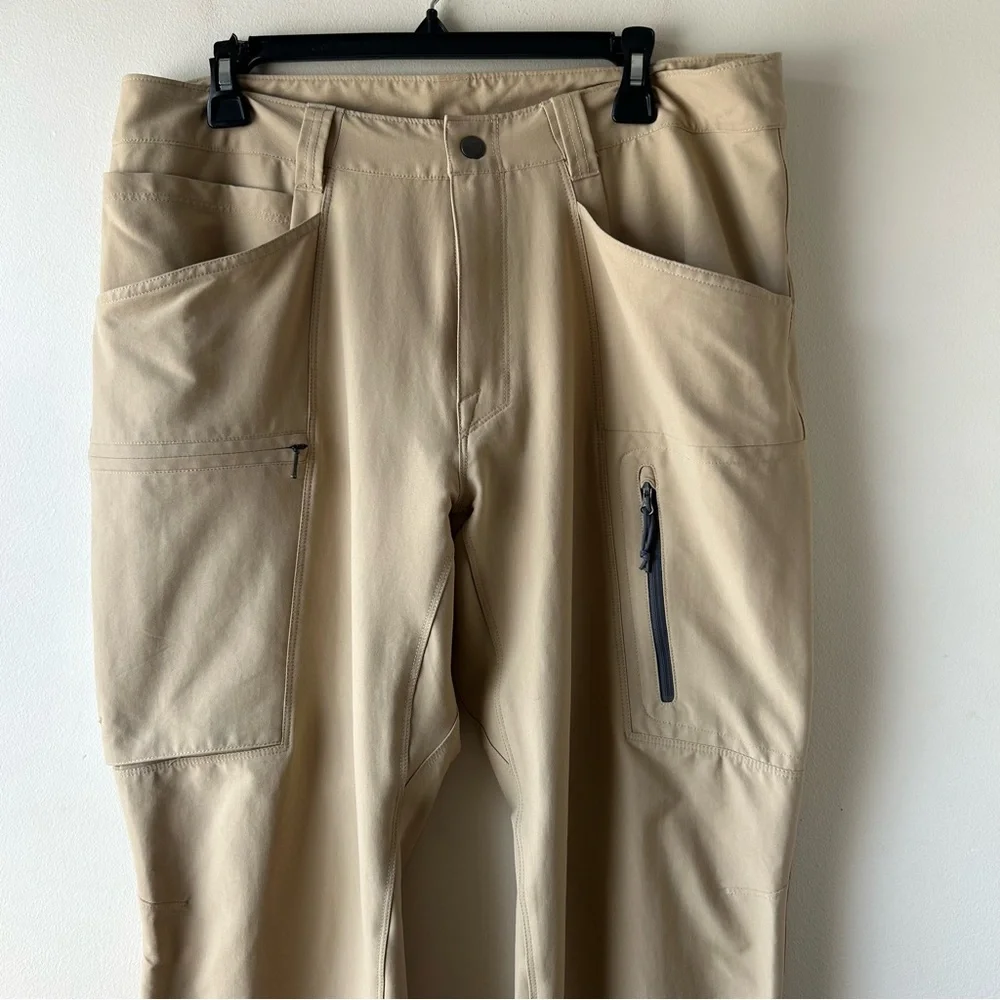 The North Face Men’s Retrac Tech Pants Tan 36 Regular